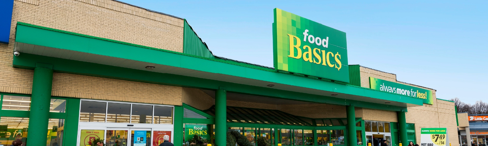 Exterior of a food Basic$ store